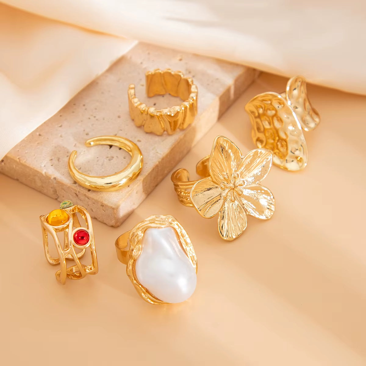 6Pcs Punk Exaggerated Metal Finger Rings Set for Women Men Vintage Flower Pearl Crystal Europe America Open Rings Luxury Jewelry